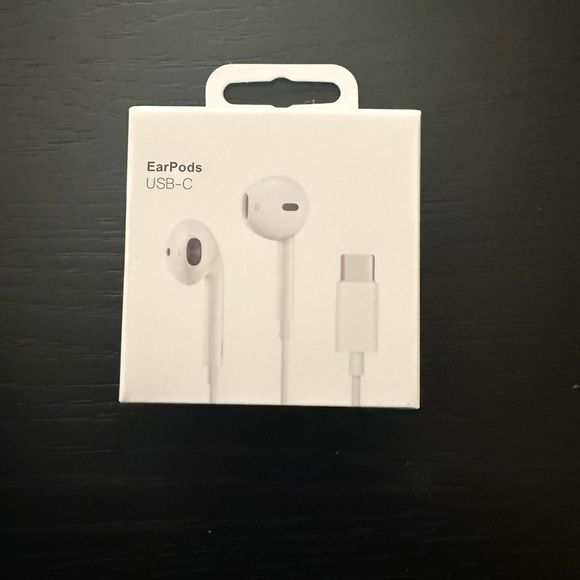 USB-C Wired EarPods with Microphone