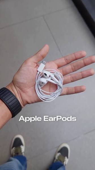 USB-C Wired EarPods with Microphone